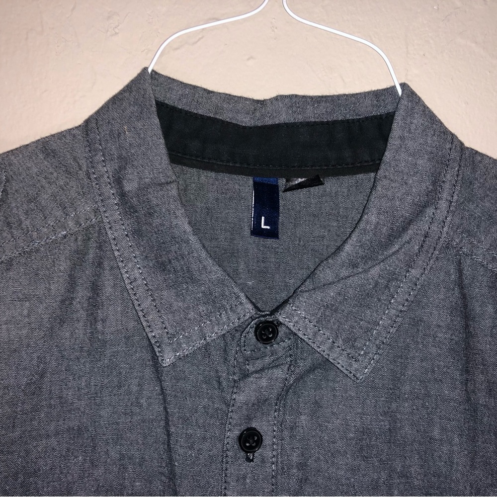 Men’s H&M Button-Up - Picture 3 of 6